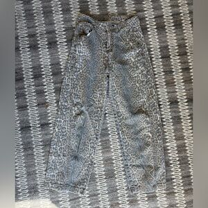 Stylish Gray Leopard Print Women Jeans